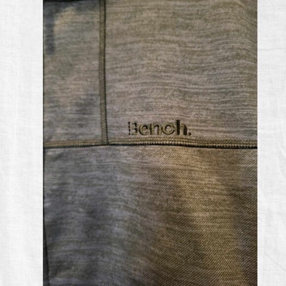 NWT Bench Craftiness Unisex Sweater - Picture 7 of 8